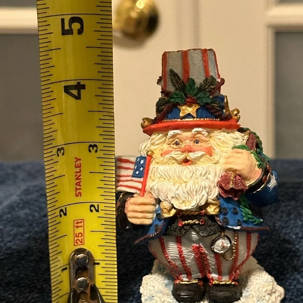 American Santa dressed like Uncle Sam by Crinkle Claus.
